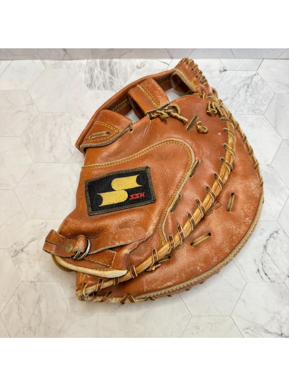 SSK Catchers Mitt 1000 DPM-9200 Softball Glove Dimpled RHT Japan EUC
